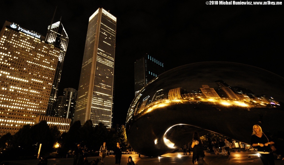 The Bean at night - Chicago 2010