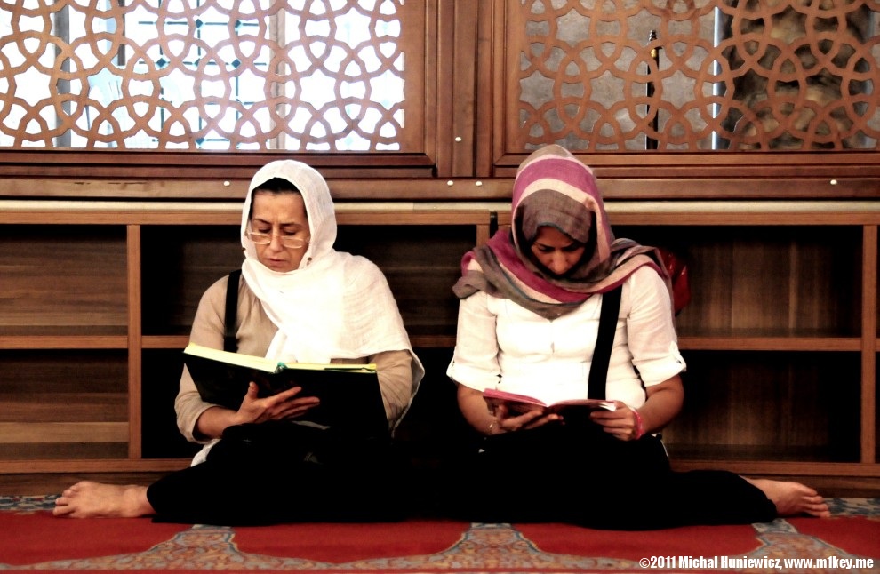 Women studying Quran - Life in Istanbul