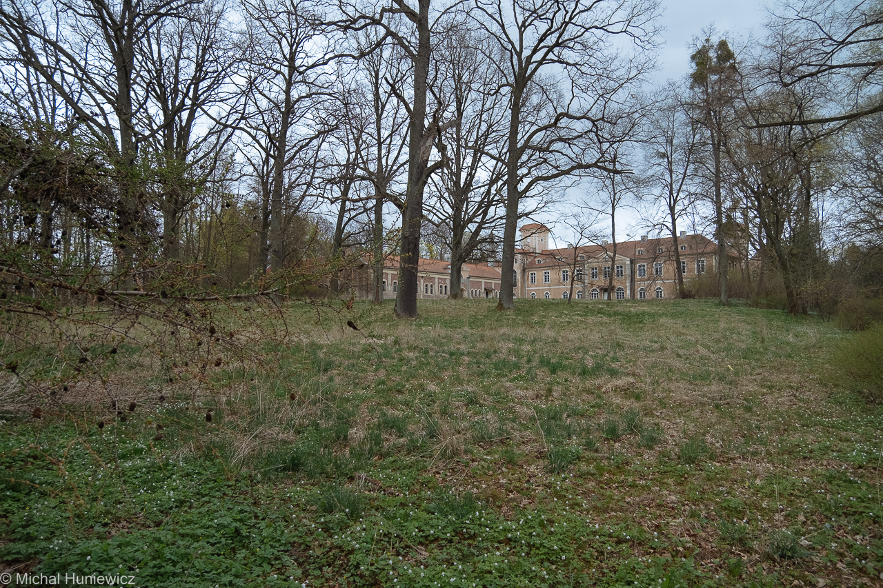 Dobrocin Palace